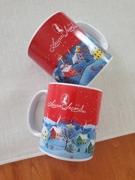 LAURA SECORD Other - Limited Edition Holiday Winter Houses on Snow hills Themed Laura Secord Mugs Duo